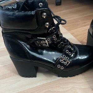 Combat boot